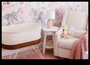 Bouncing Blossoms: Decor floral jucăuș pentru pepinieră pentru dezvoltarea bebelușului